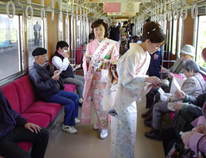 まるまどりーむ号の車内の様子