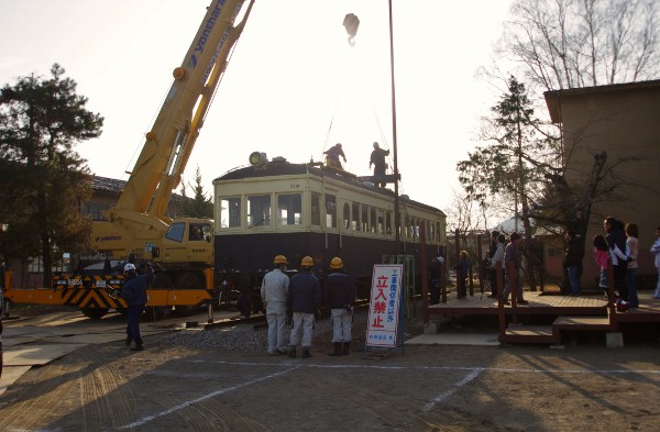 丸窓電車移設工事26