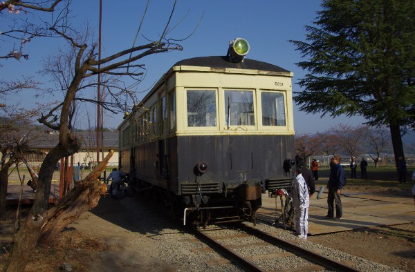 丸窓電車移設工事30