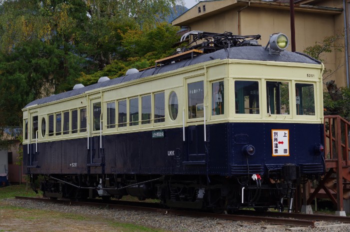 丸窓電車