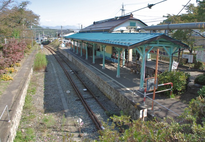 別所温泉駅と丸窓電車