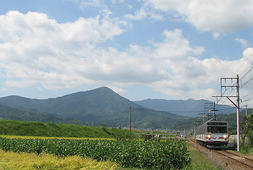 中野駅から望むの画像