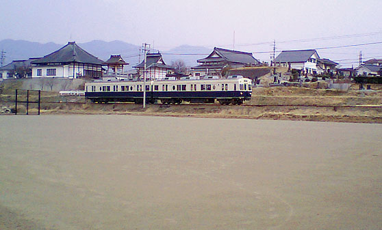 寺下駅から二つ目の踏切付近の画像2