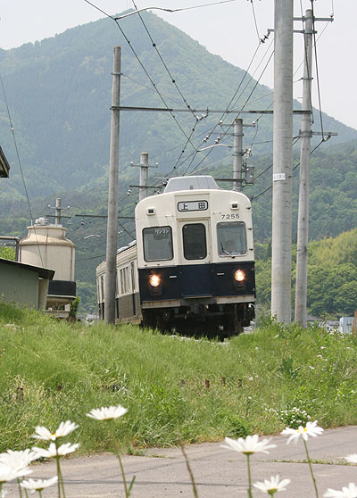 八木沢駅から二つ目の踏切付近の画像