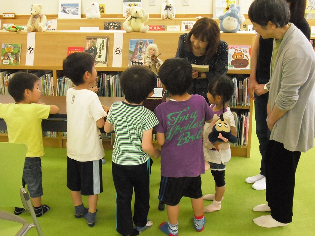 30年5月おはなし広場1
