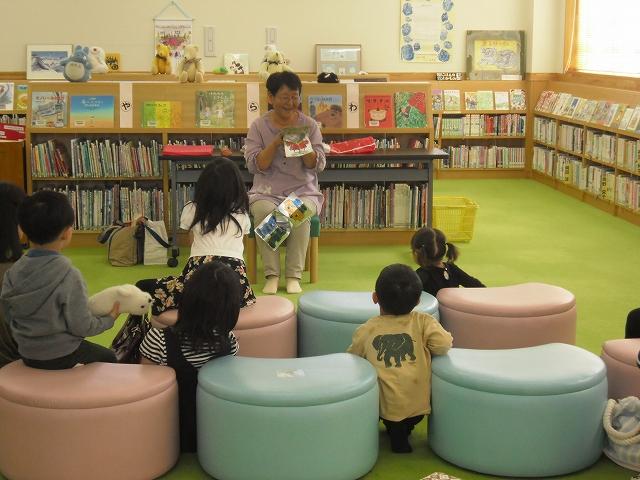 30-4おはなし広場1