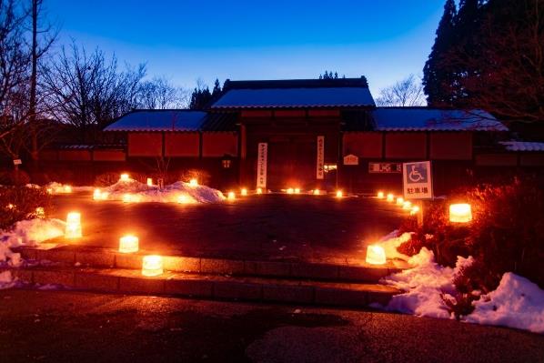 武石ともしび博物館のアイスキャンドル祭り（正門）の画像