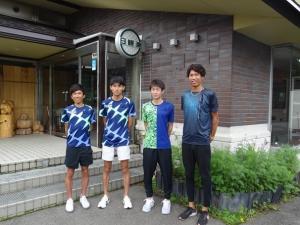 富士通陸上長距離選手4人の写真