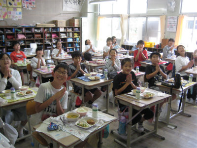 玉ねぎ給食の様子