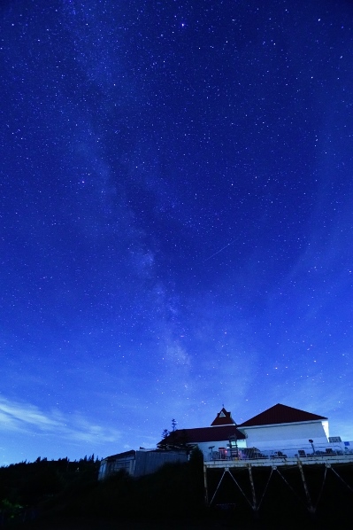 美ヶ原高原で望む星空の画像