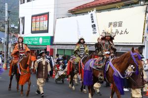 義仲（影武者）、巴御前、丸子小中太