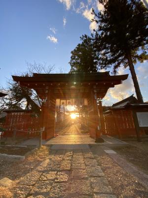 生島足島神社冬至の落陽