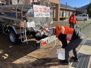 災害派遣給水車