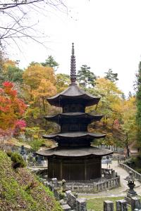 安楽寺八角三重塔