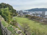 やぐら下芝生広場の様子