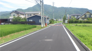 ④道路舗装工事（中野小泉線）