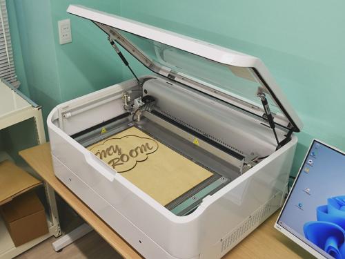 レーザー加工機