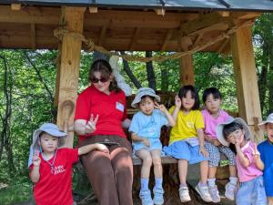 附属幼稚園の園児との交流の様子