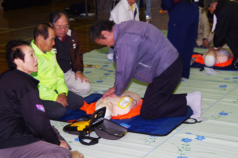 応急手当、救命措置講習(AED)の画像