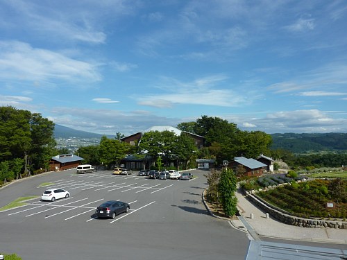 駐車場・全景