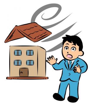 空き家の屋根が飛んで危険な図