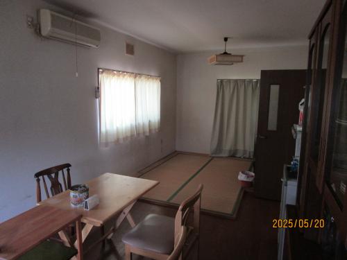 管理番号：4236（物件番号：UR-0195）リビング