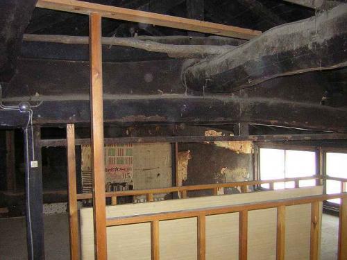 管理番号:4238(物件番号:UR-0197)の屋根裏