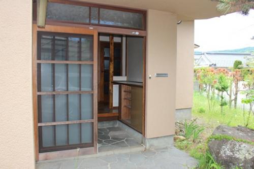 管理番号:1262(物件番号:UR-0193)玄関外側