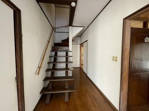 管理番号：3270（物件番号：UL-0302）の階段